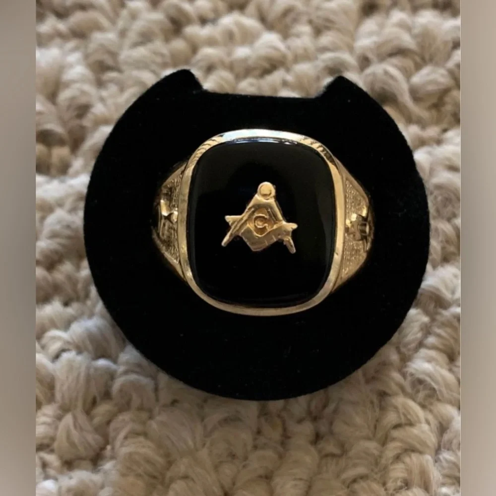 Sold 10k Masonic Gold Ring Size 12//7.1 grams - Picture 1 of 4